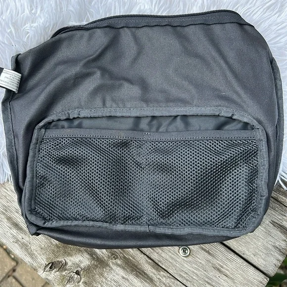 lululemon athletica Dark Gray Early Embark Kit
5L - Picture 12 of 14